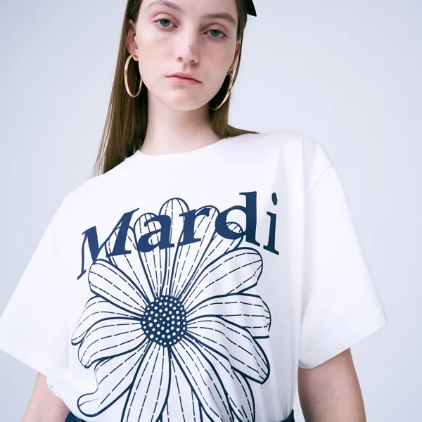 mardi mercredi 公式 夏のクールな攻略、FLOWER Tシャツ。